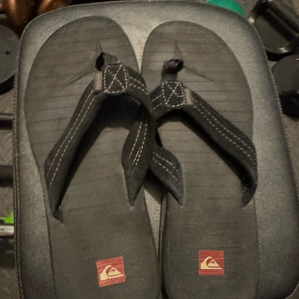 Quicksilver men’s flip flops